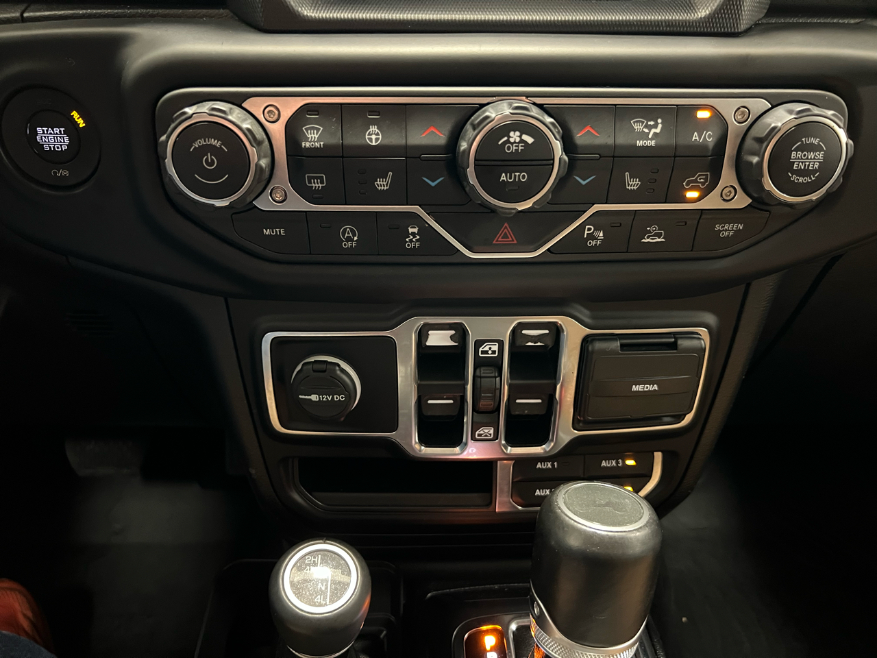 2021 Jeep Wrangler Unlimited Sahara photo 19