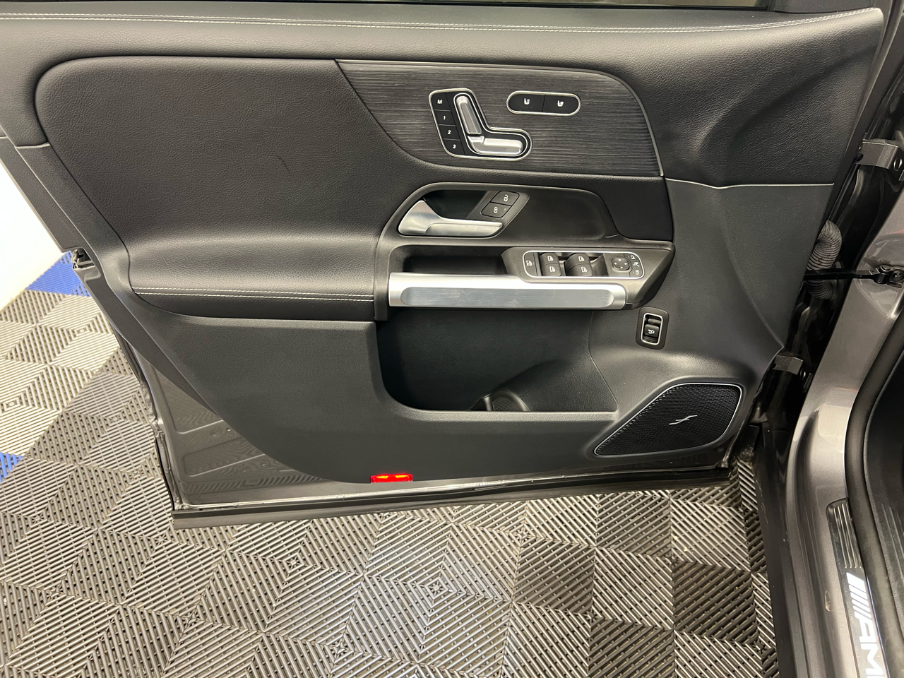 2023 Mercedes Benz GLB AMG 35 4MATIC photo 2