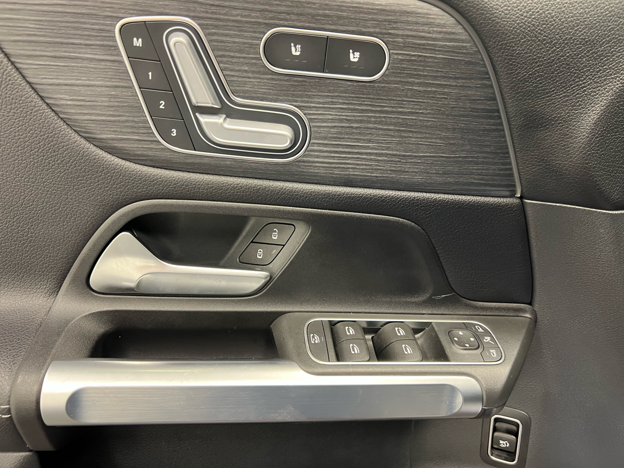 2023 Mercedes Benz GLB AMG 35 4MATIC photo 3