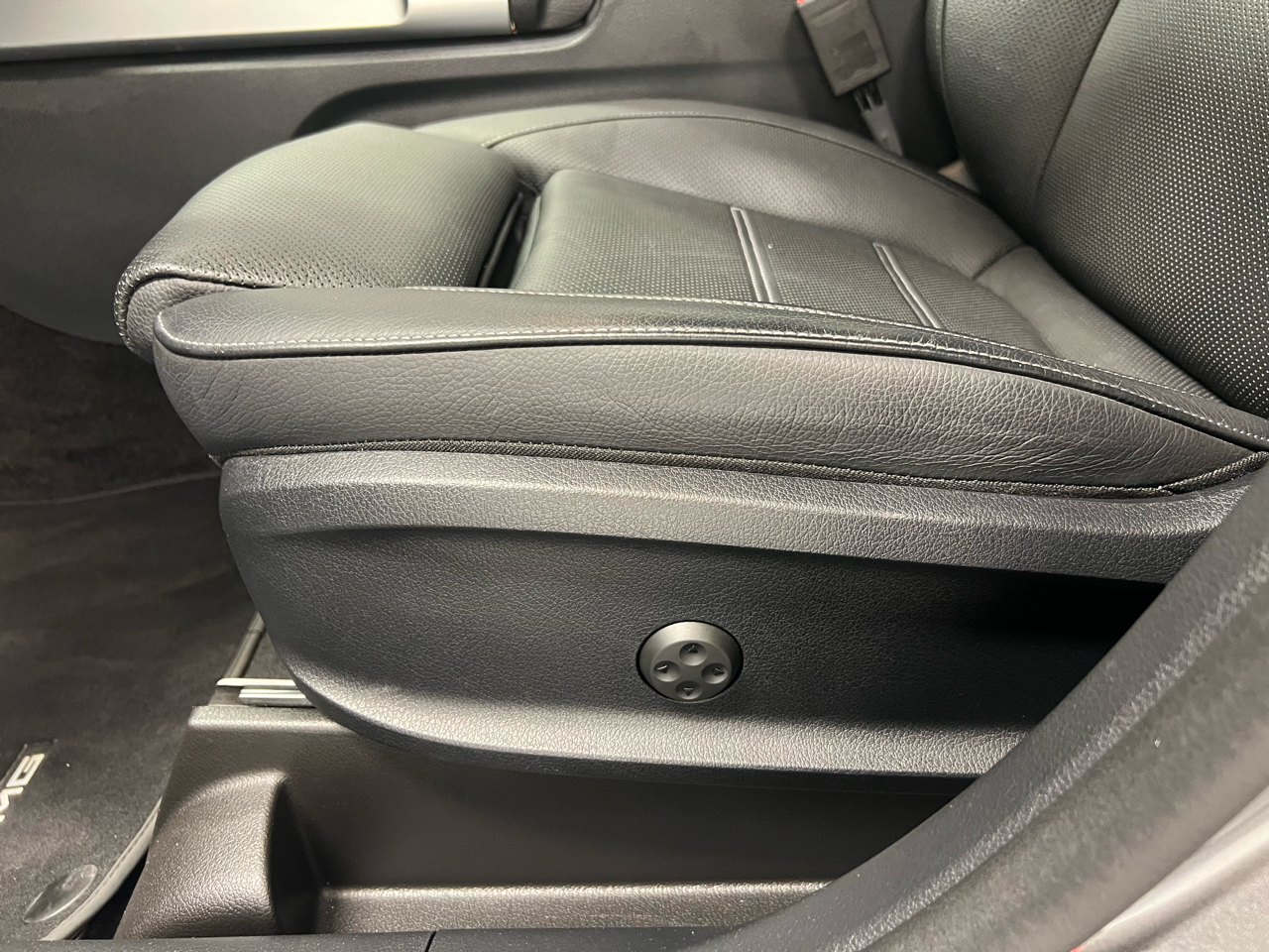 2023 Mercedes Benz GLB AMG 35 4MATIC photo 4