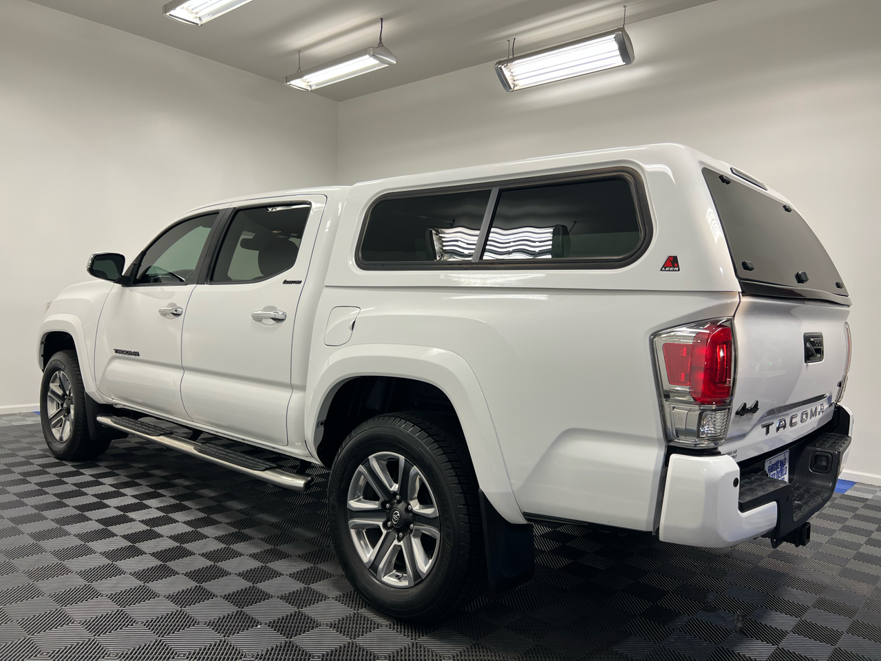 Toyota Tacoma Limited Double Cab 5' Bed V6 4x4 AT (Natl) 2018 Toyota Tacoma Limited Double Cab 5' Bed V6 4x4 AT (Natl) 2018