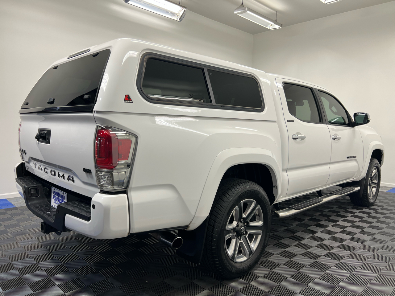 Toyota Tacoma Limited Double Cab 5' Bed V6 4x4 AT (Natl) 2018 Toyota Tacoma Limited Double Cab 5' Bed V6 4x4 AT (Natl) 2018