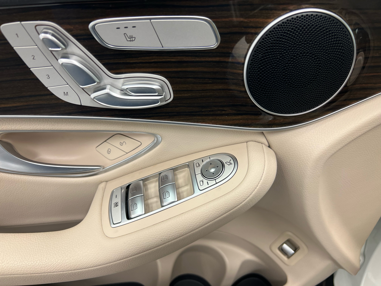 Mercedes-Benz GLC GLC 300 SUV 2021 Mercedes-Benz GLC GLC 300 SUV 2021