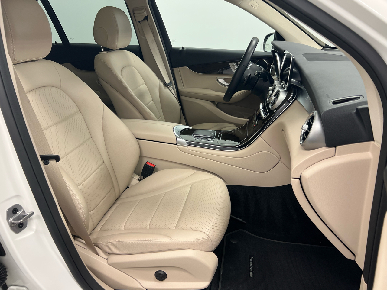 Mercedes-Benz GLC GLC 300 SUV 2021 Mercedes-Benz GLC GLC 300 SUV 2021