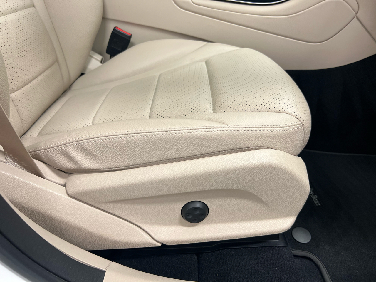 Mercedes-Benz GLC GLC 300 SUV 2021 Mercedes-Benz GLC GLC 300 SUV 2021