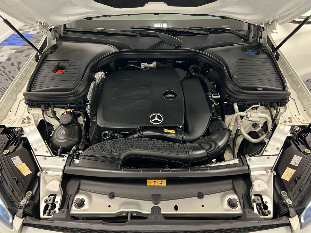 Mercedes-Benz GLC GLC 300 SUV 2021 Mercedes-Benz GLC GLC 300 SUV 2021