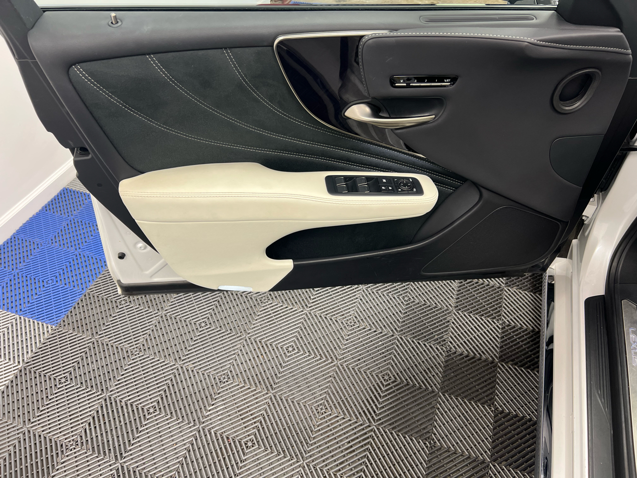 Lexus LS LS 500 RWD 2022 Lexus LS LS 500 RWD 2022