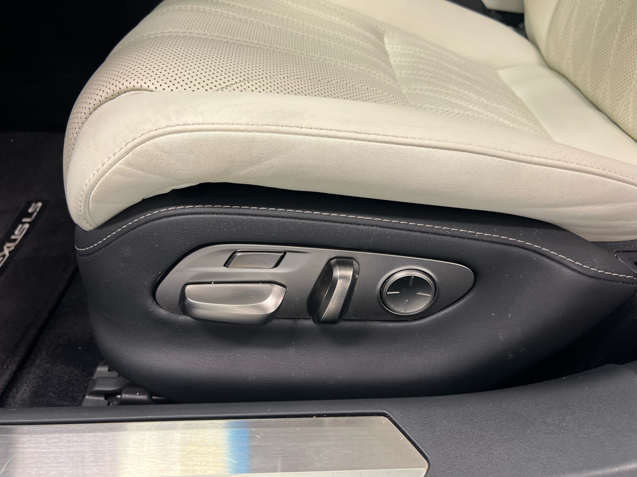 Lexus LS LS 500 RWD 2022 Lexus LS LS 500 RWD 2022