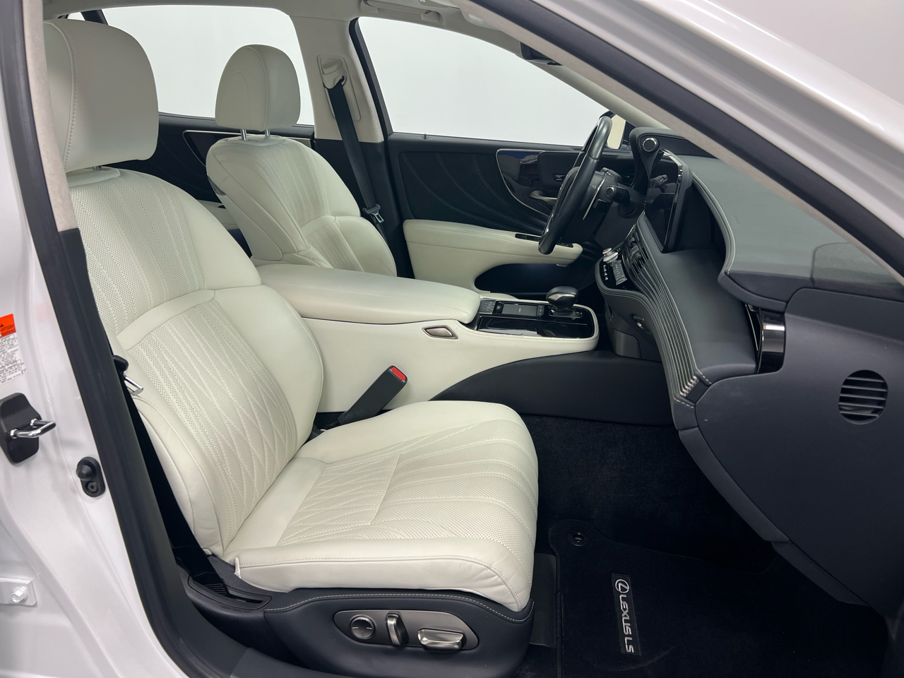 Lexus LS LS 500 RWD 2022 Lexus LS LS 500 RWD 2022