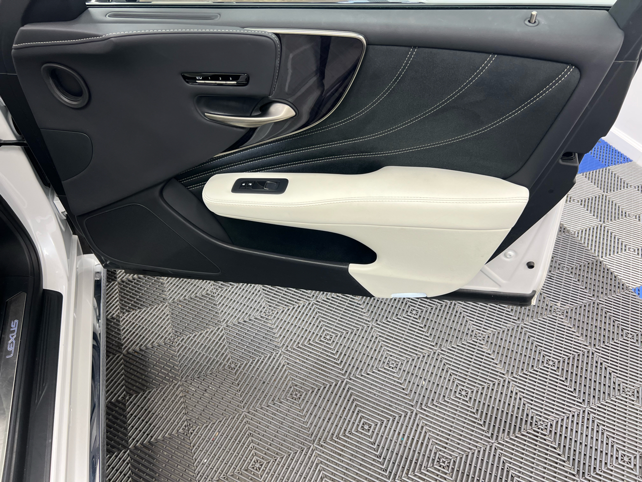 Lexus LS LS 500 RWD 2022 Lexus LS LS 500 RWD 2022