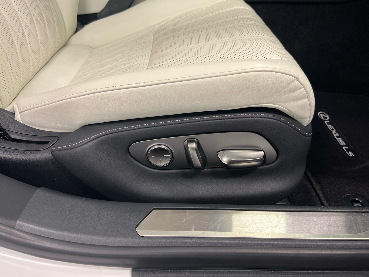 Lexus LS LS 500 RWD 2022 Lexus LS LS 500 RWD 2022