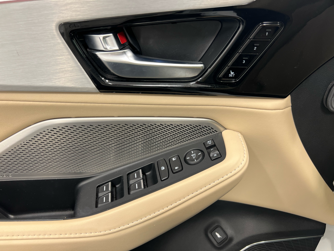 Acura MDX SH-AWD w/Technology Package 2023