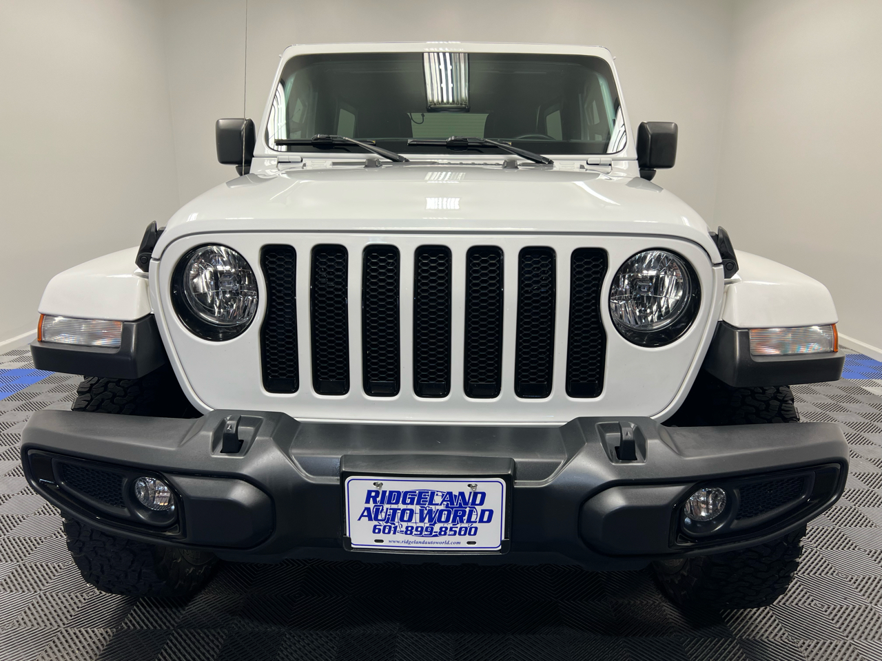 2020 Jeep Wrangler Unlimited Sahara Altitude photo 2