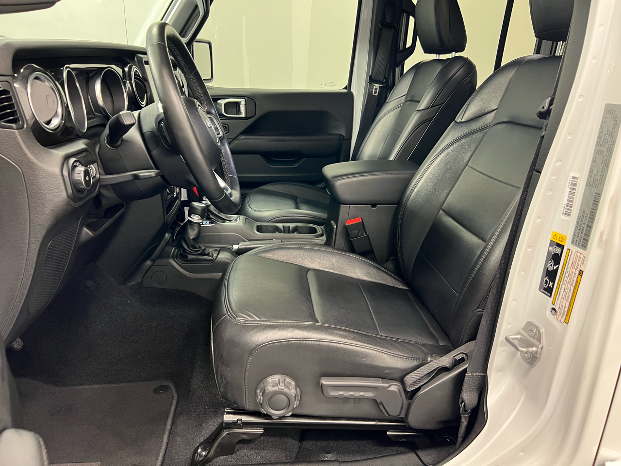 2020 Jeep Wrangler Unlimited Sahara Altitude photo 4