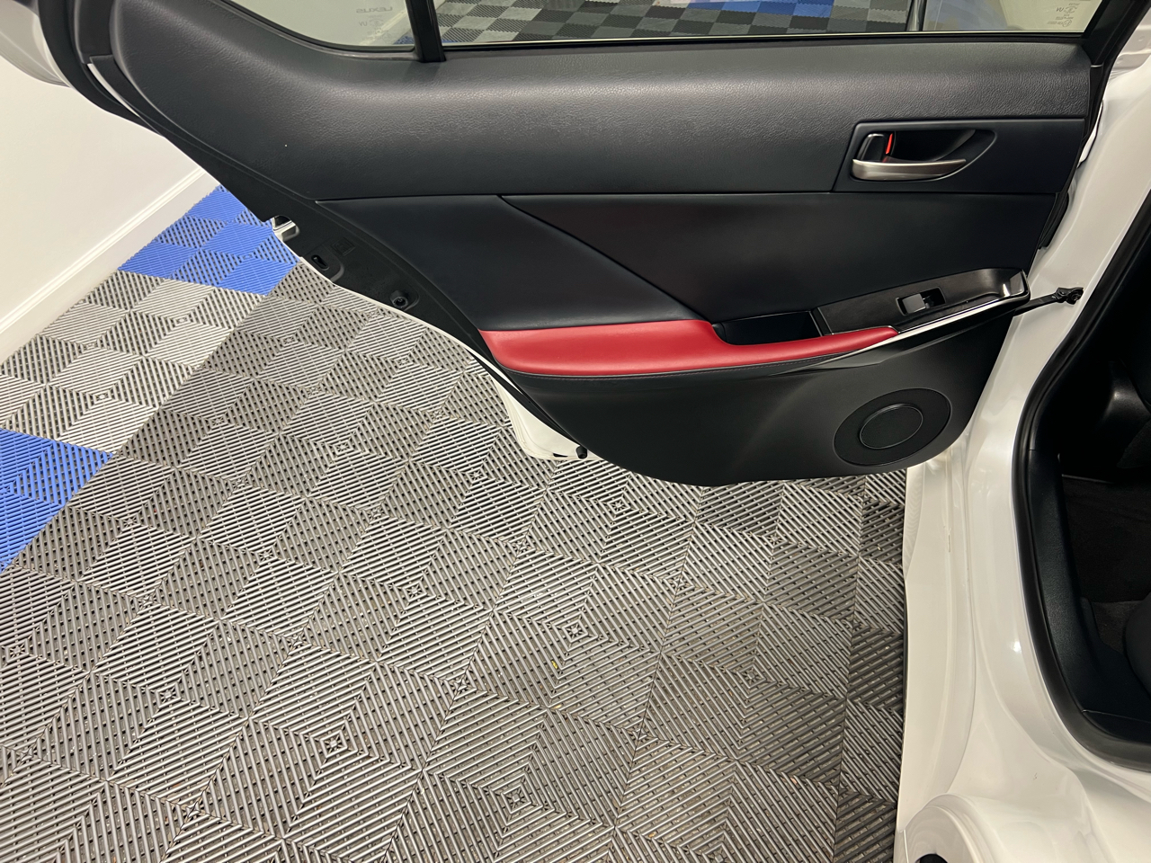 Lexus IS 300 4dr Sport Sdn Auto 2024