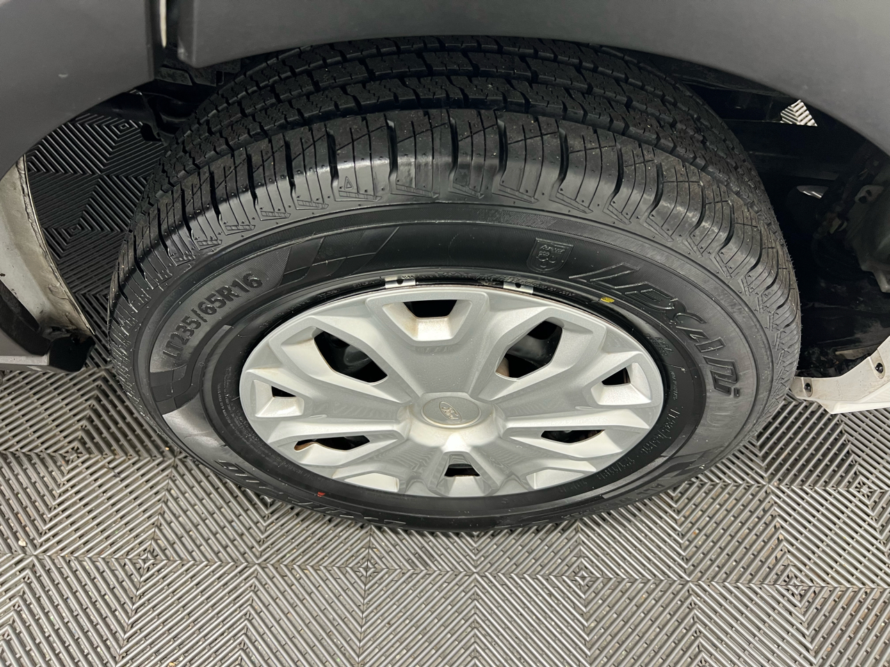 Ford Transit Crew Van T-350 148" Low Rf 9250 GVWR RWD 2023