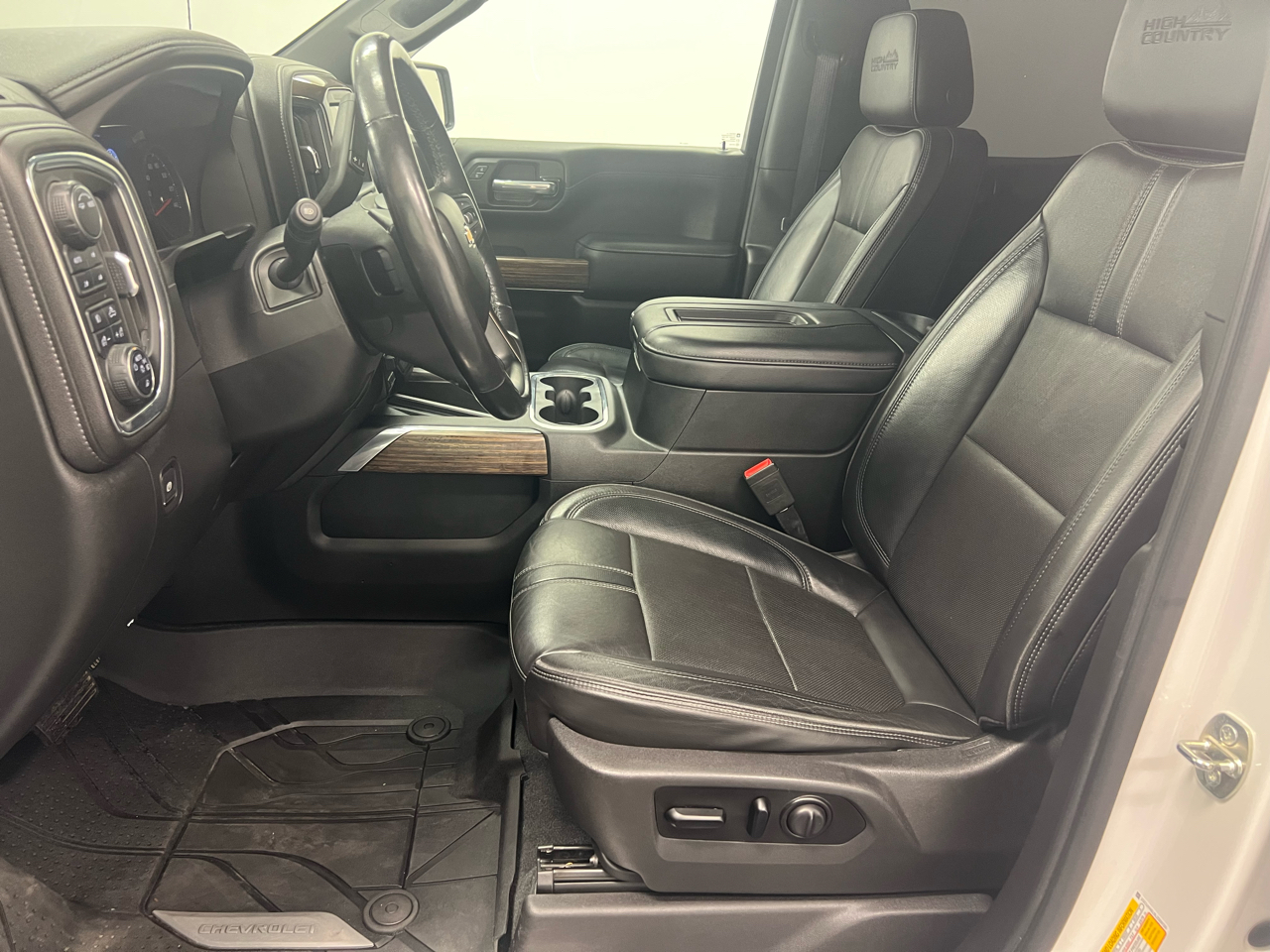 Chevrolet Silverado 1500 4WD Crew Cab 147" High Country 2020