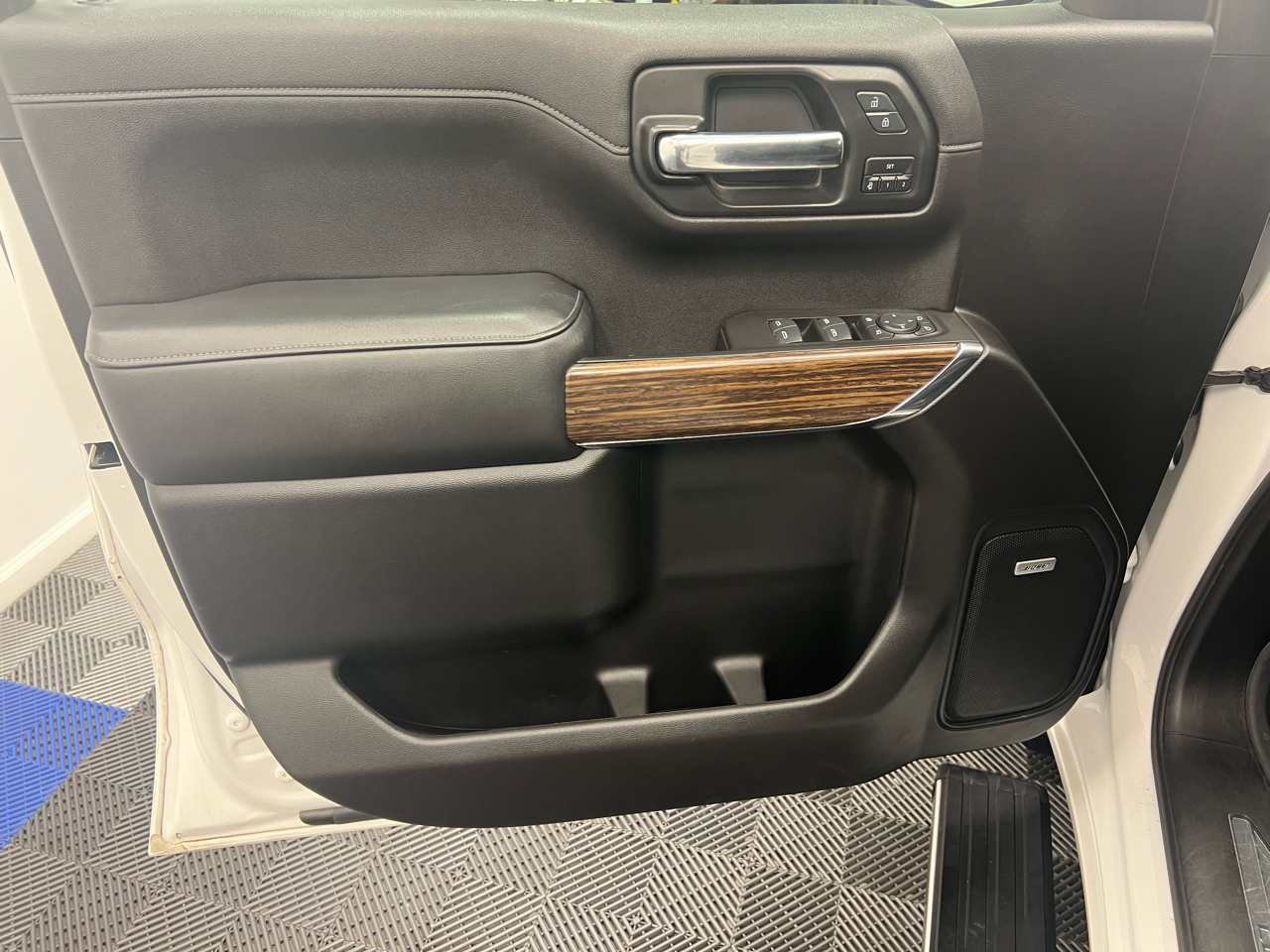 Chevrolet Silverado 1500 4WD Crew Cab 147" High Country 2020