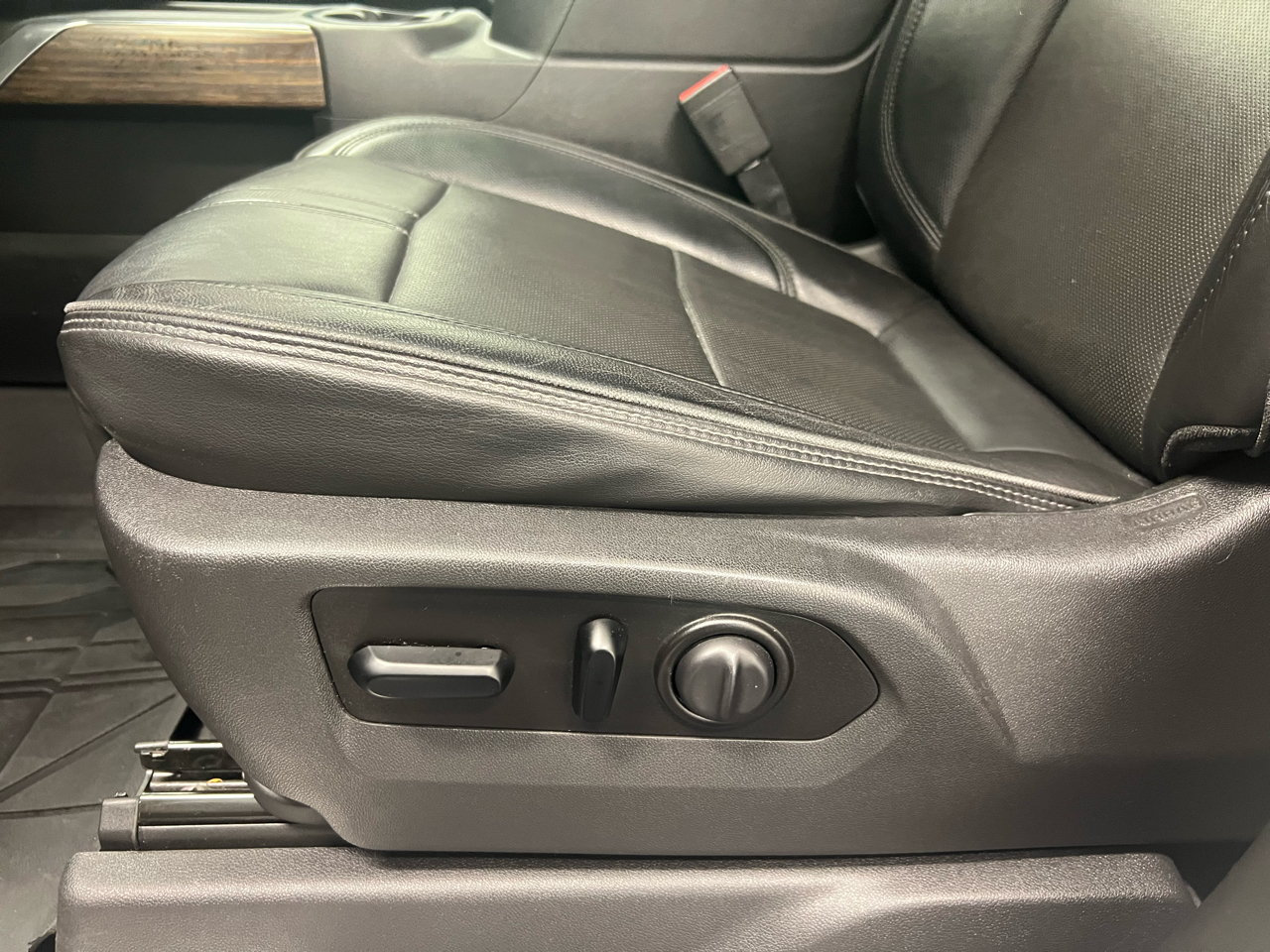 Chevrolet Silverado 1500 4WD Crew Cab 147" High Country 2020