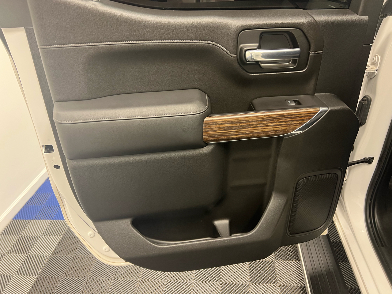 Chevrolet Silverado 1500 4WD Crew Cab 147" High Country 2020