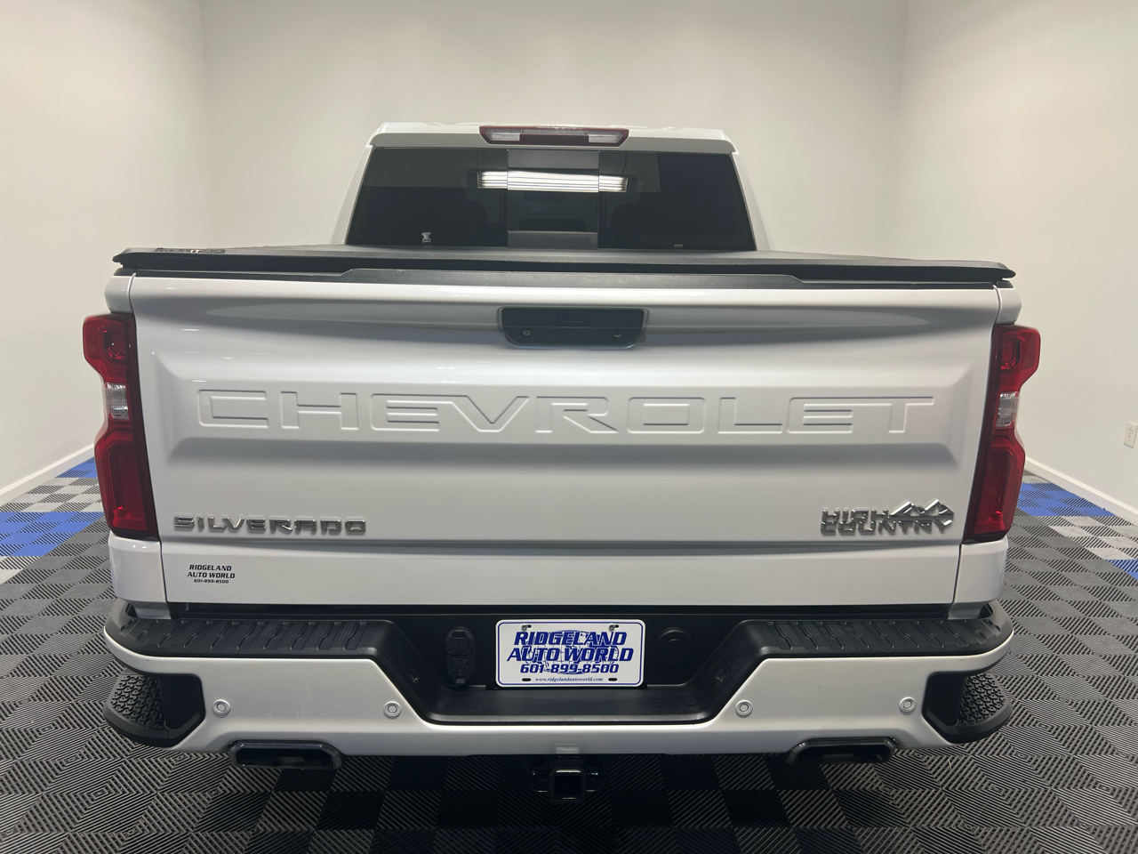 Chevrolet Silverado 1500 4WD Crew Cab 147" High Country 2020