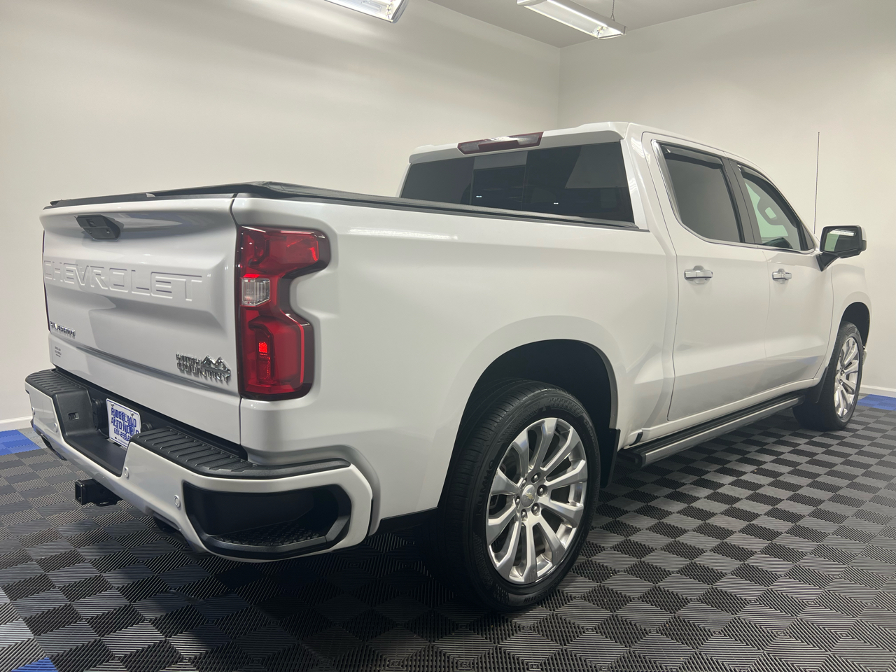 Chevrolet Silverado 1500 4WD Crew Cab 147" High Country 2020