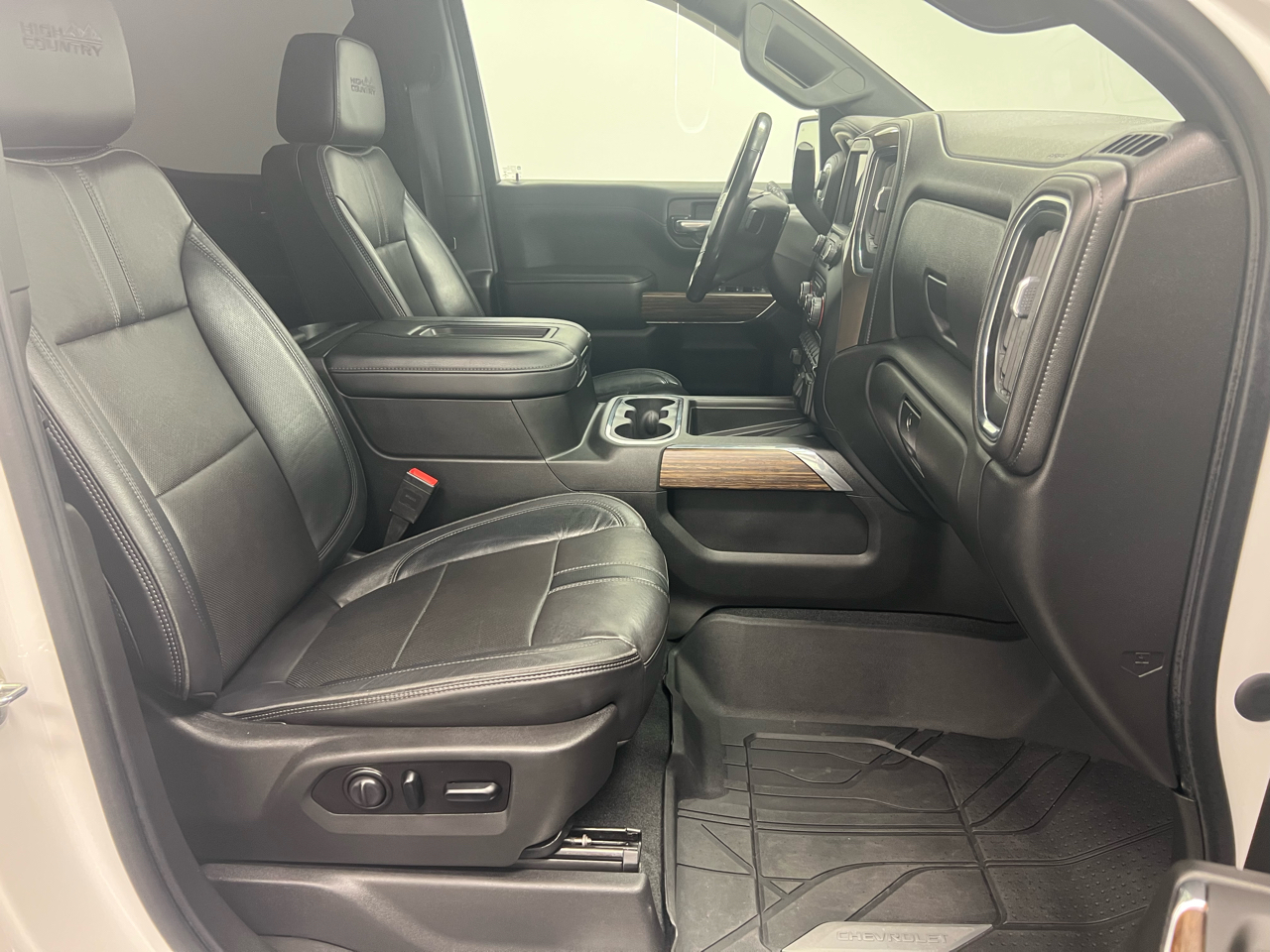 Chevrolet Silverado 1500 4WD Crew Cab 147" High Country 2020