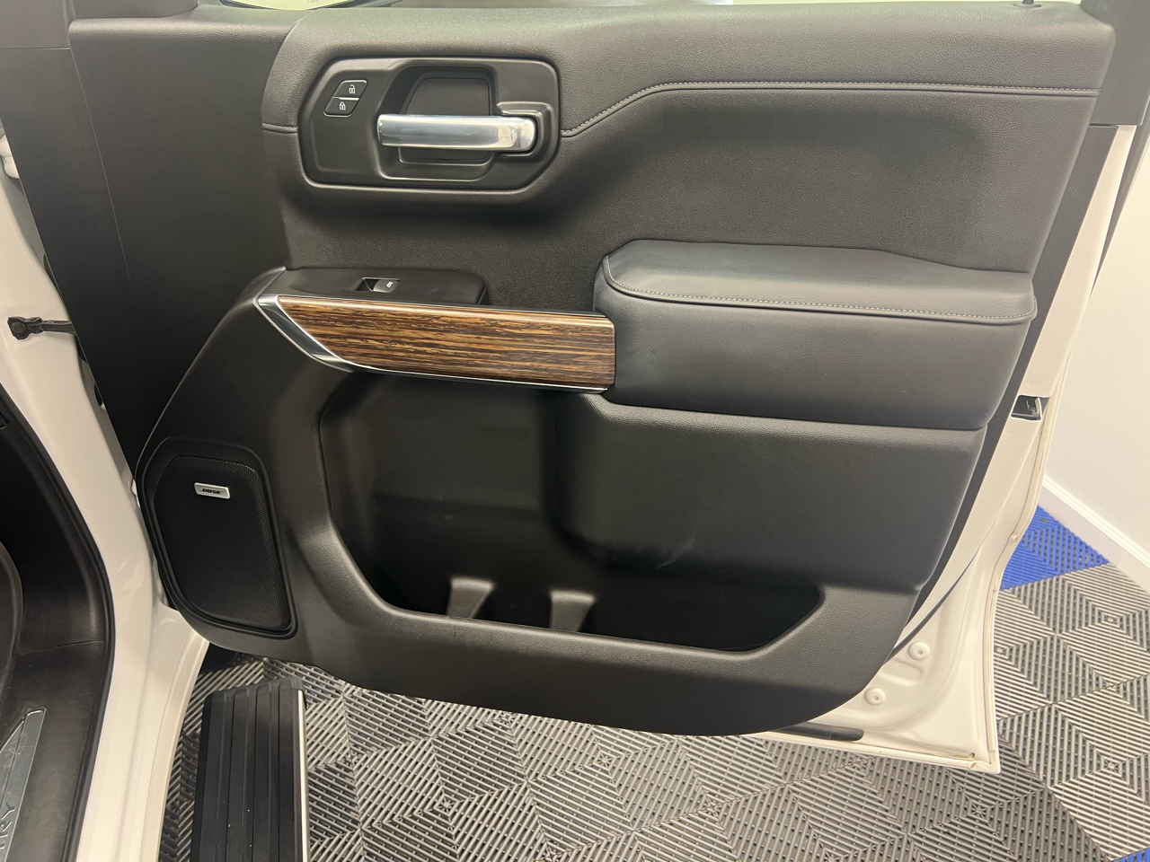 Chevrolet Silverado 1500 4WD Crew Cab 147" High Country 2020