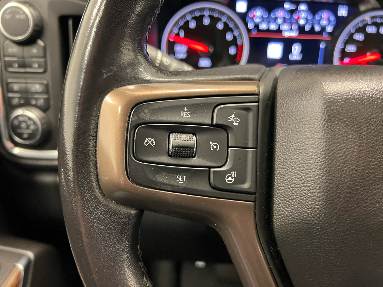 Chevrolet Silverado 1500 4WD Crew Cab 147" High Country 2020