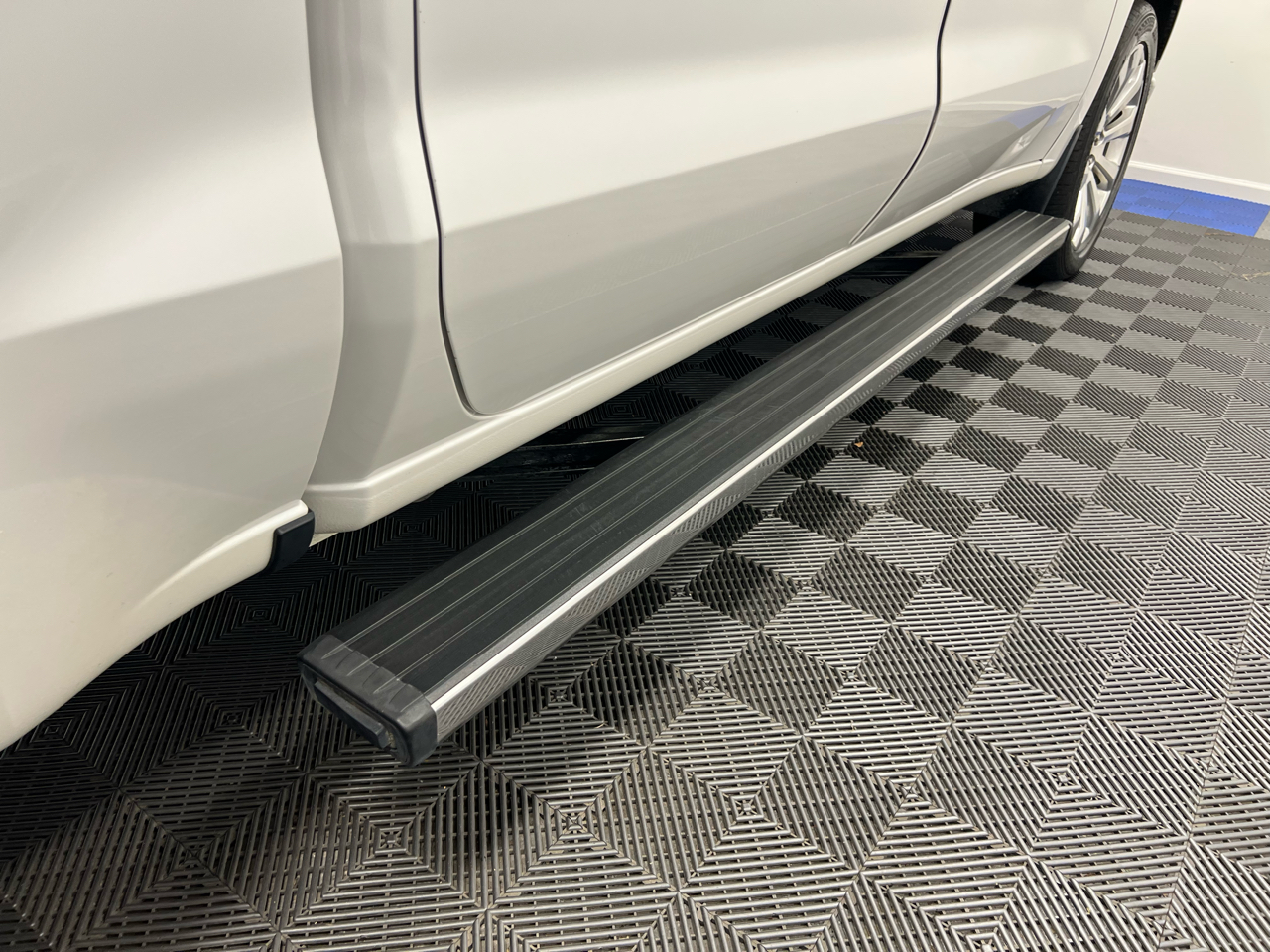 Chevrolet Silverado 1500 4WD Crew Cab 147" High Country 2020