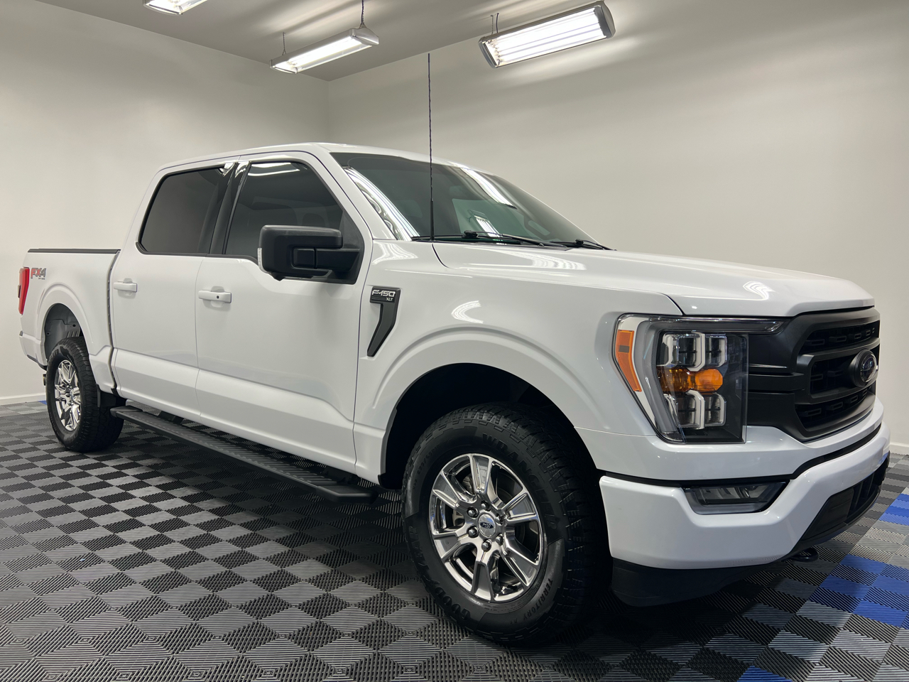 2023 Ford F-150 XLT 4WD SuperCrew 5.5' Box