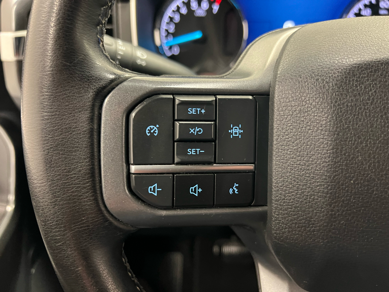 Ford F-150 XLT 4WD SuperCrew 5.5' Box 2023