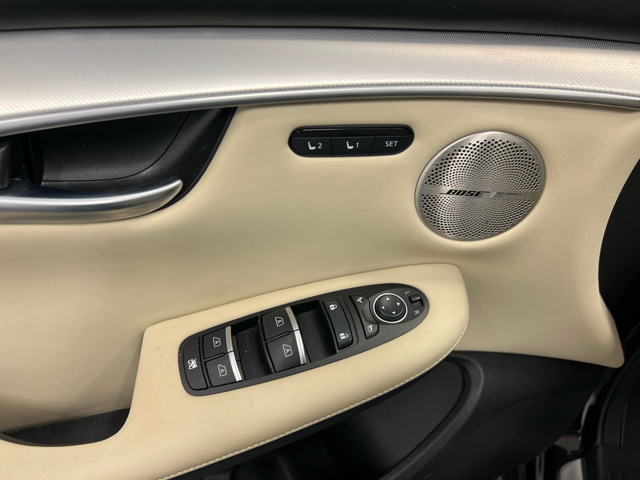 Infiniti QX50 ESSENTIAL FWD 2022