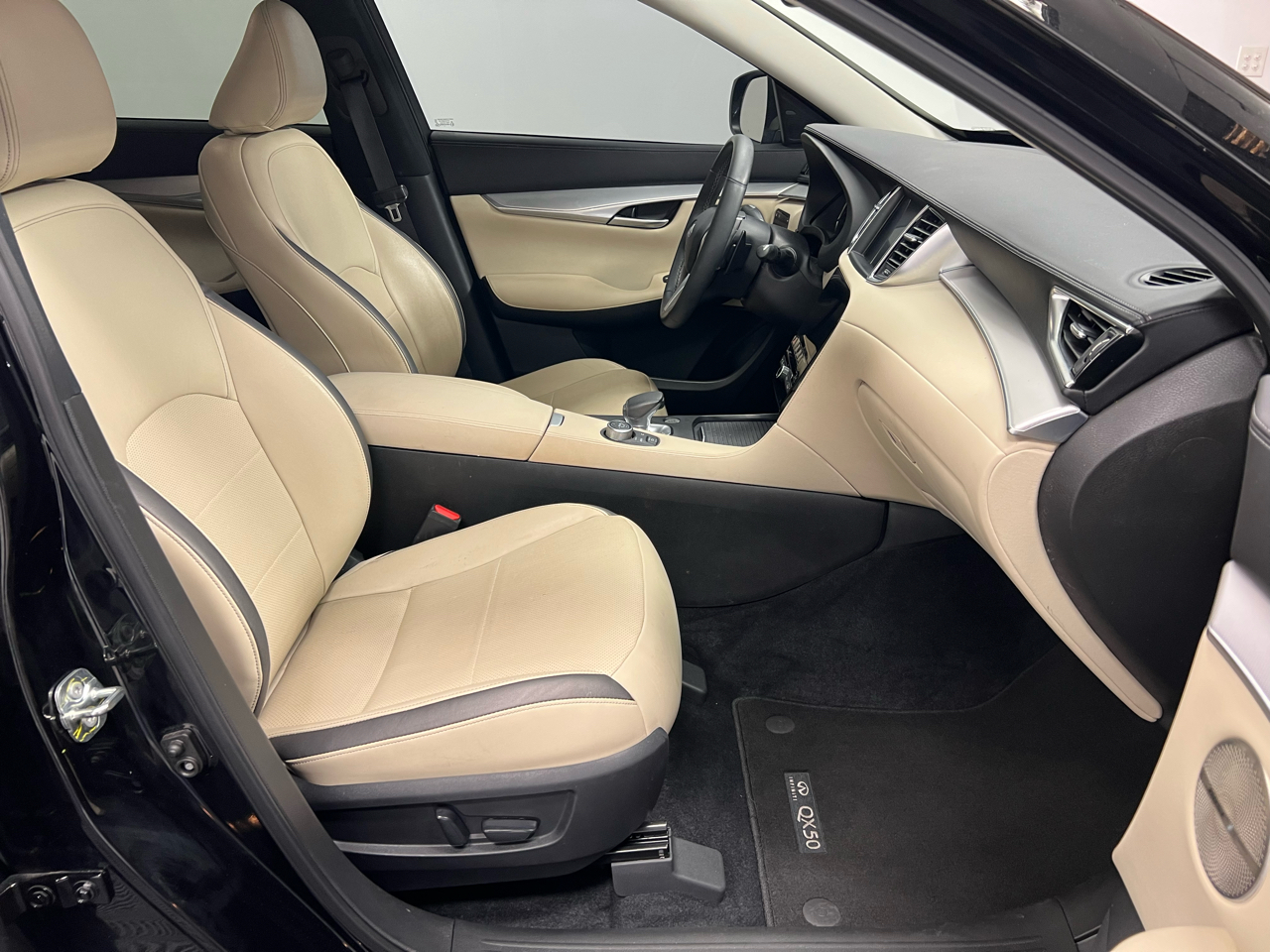 Infiniti QX50 ESSENTIAL FWD 2022