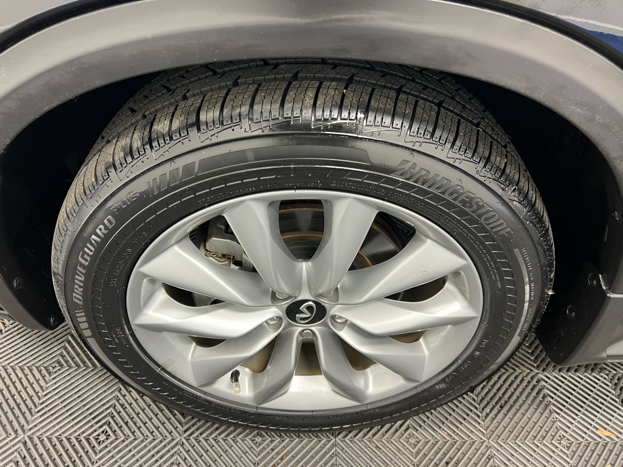 Infiniti QX50 ESSENTIAL FWD 2022