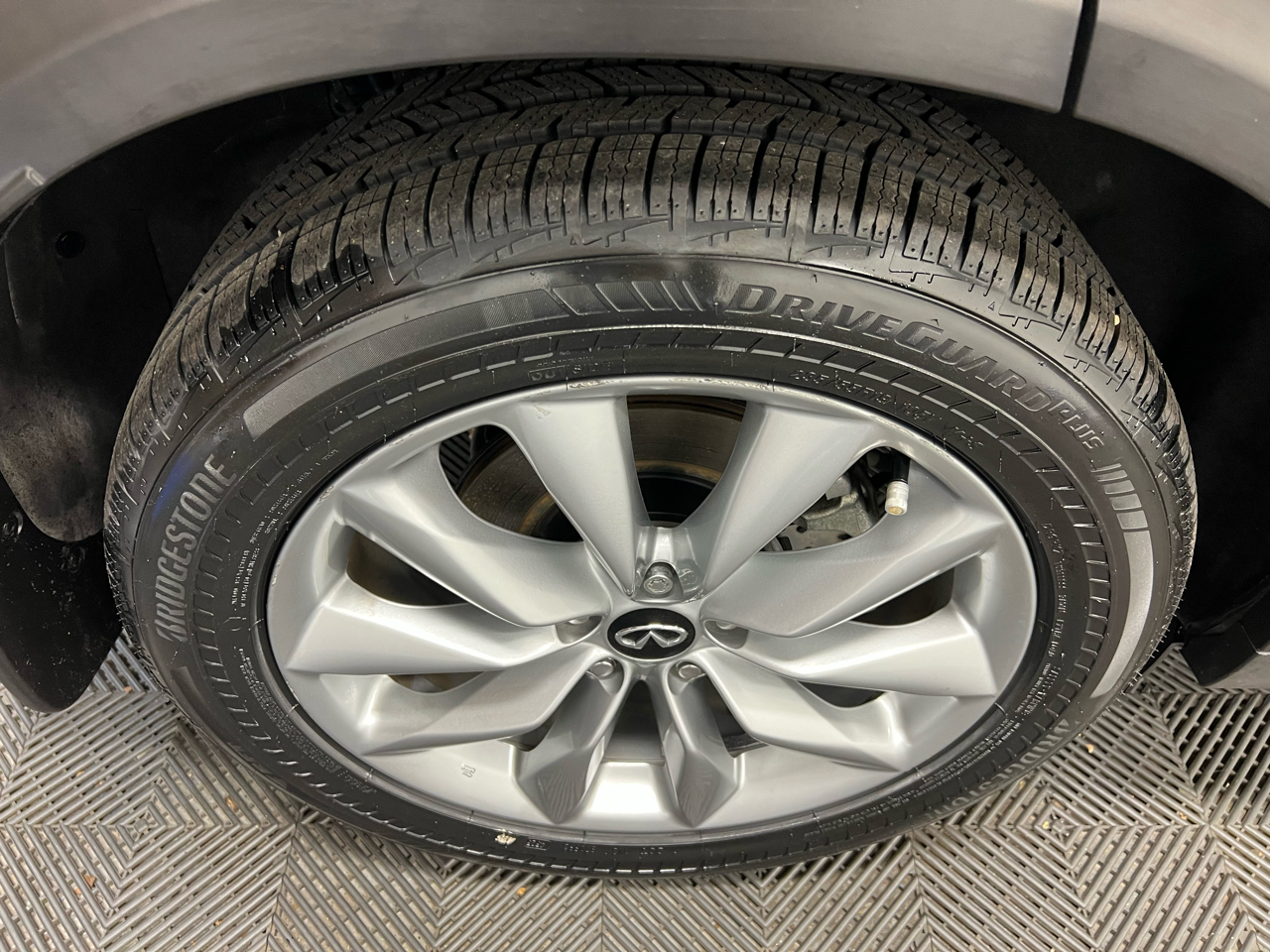 Infiniti QX50 ESSENTIAL FWD 2022