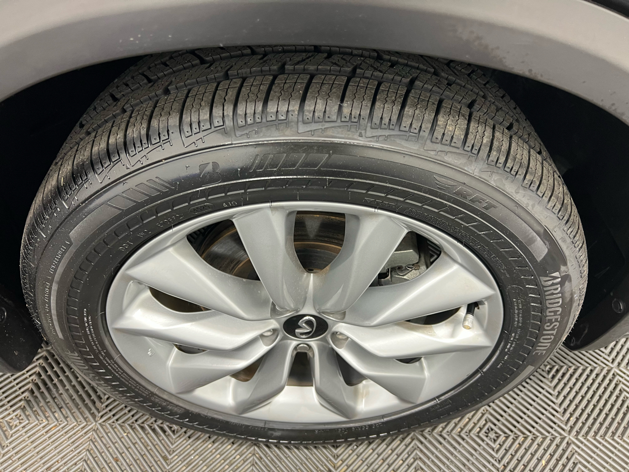 Infiniti QX50 ESSENTIAL FWD 2022