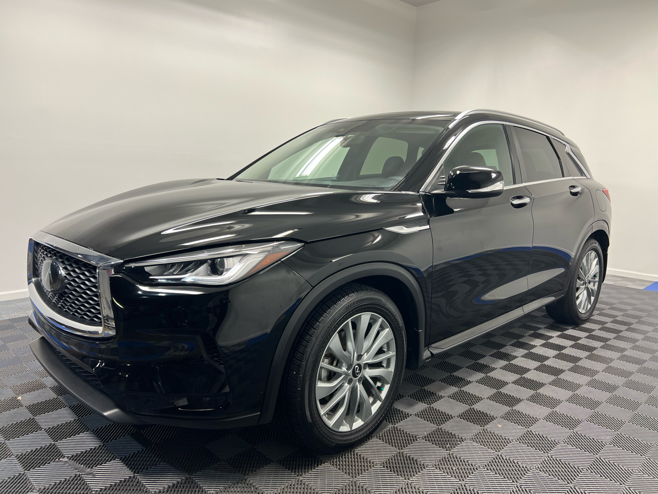 Infiniti QX50 LUXE FWD 2023