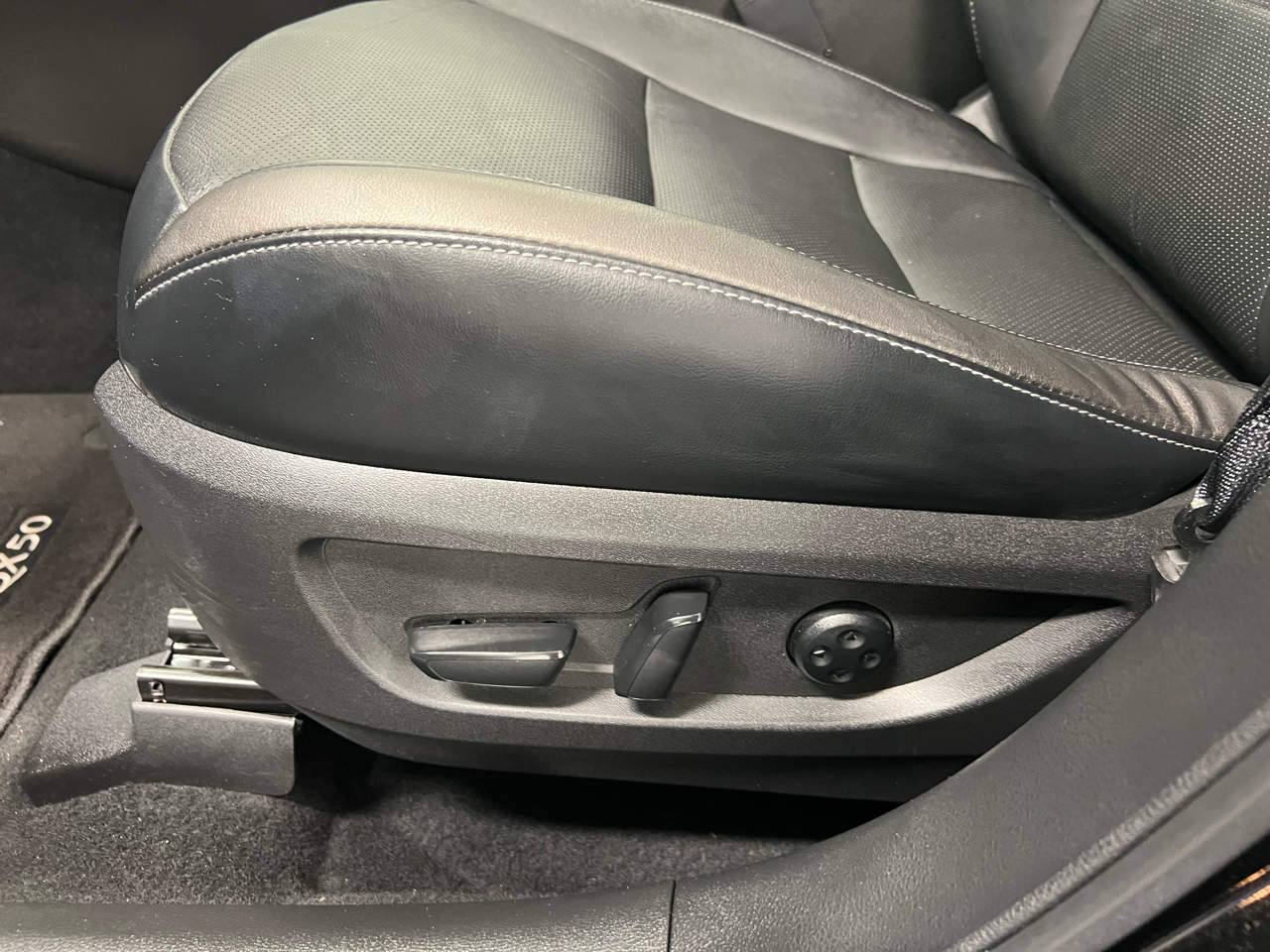 Infiniti QX50 LUXE FWD 2023