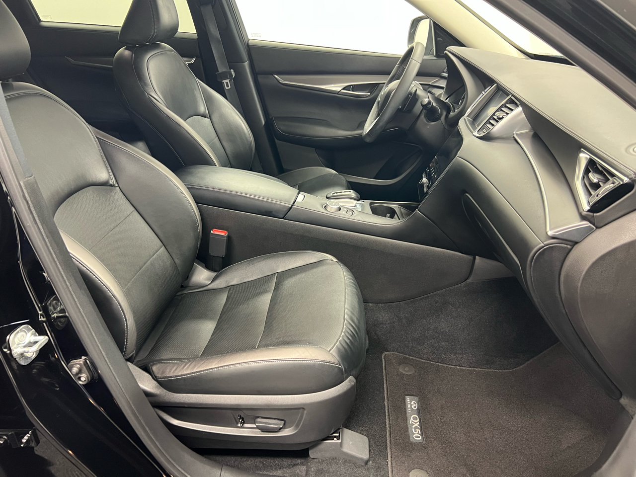 Infiniti QX50 LUXE FWD 2023