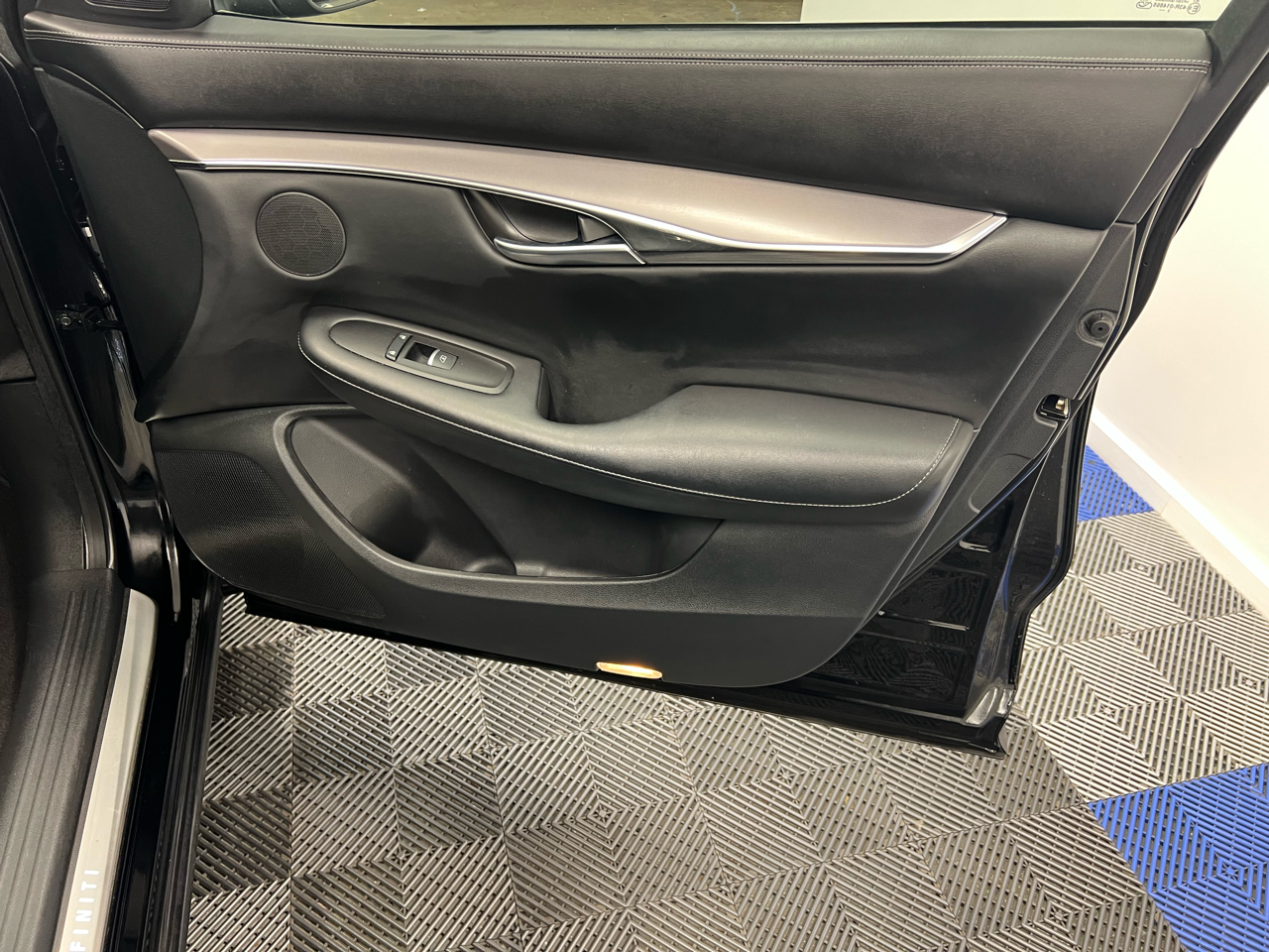 Infiniti QX50 LUXE FWD 2023