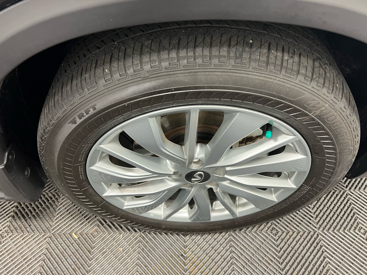 Infiniti QX50 LUXE FWD 2023