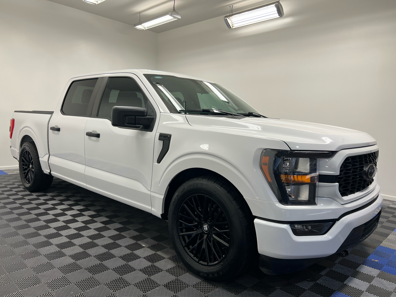 2023 Ford F-150 STX 4WD SuperCrew 5.5' Box