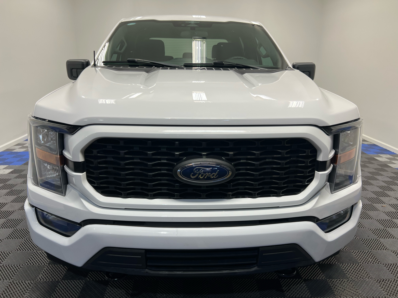 Ford F-150 STX 4WD SuperCrew 5.5' Box 2023