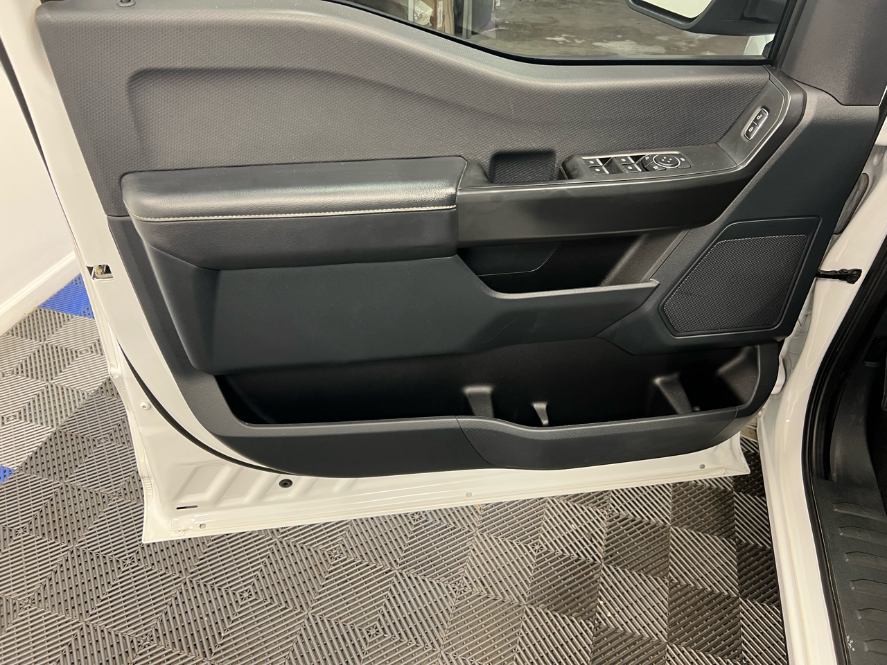 Ford F-150 STX 4WD SuperCrew 5.5' Box 2023