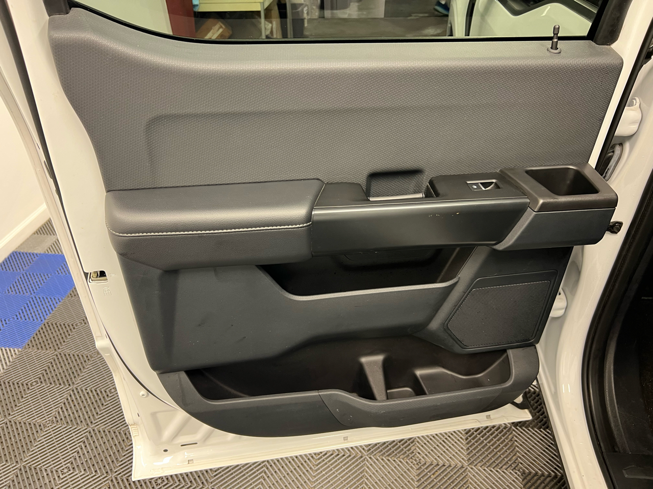 Ford F-150 STX 4WD SuperCrew 5.5' Box 2023