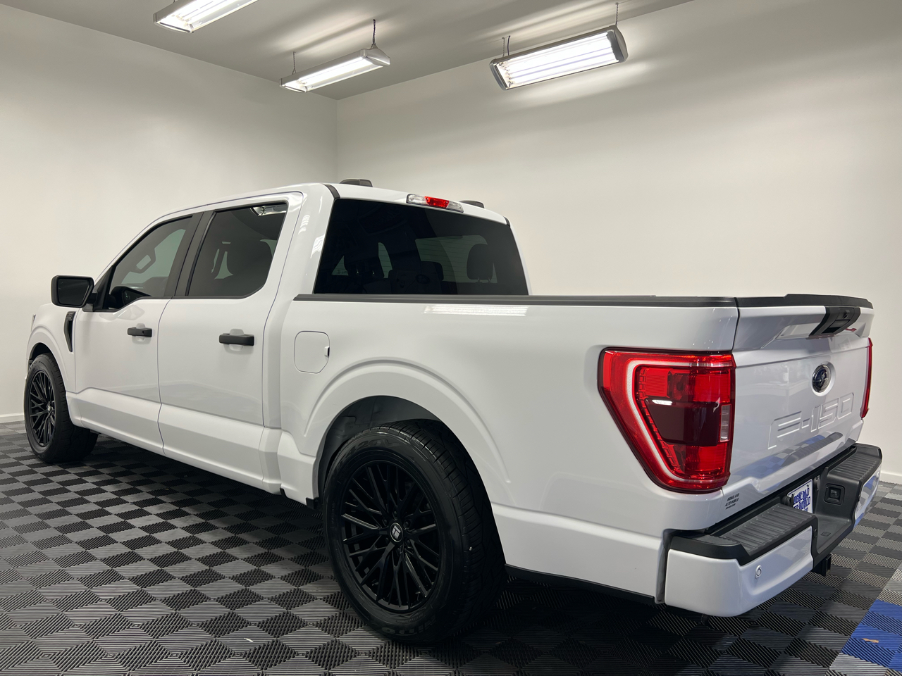 Ford F-150 STX 4WD SuperCrew 5.5' Box 2023