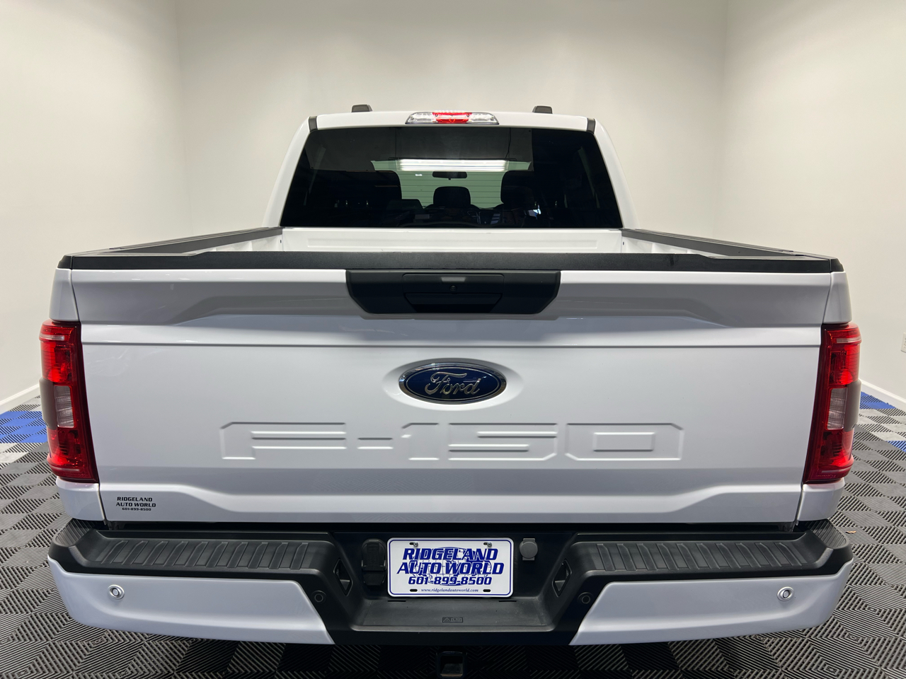 Ford F-150 STX 4WD SuperCrew 5.5' Box 2023