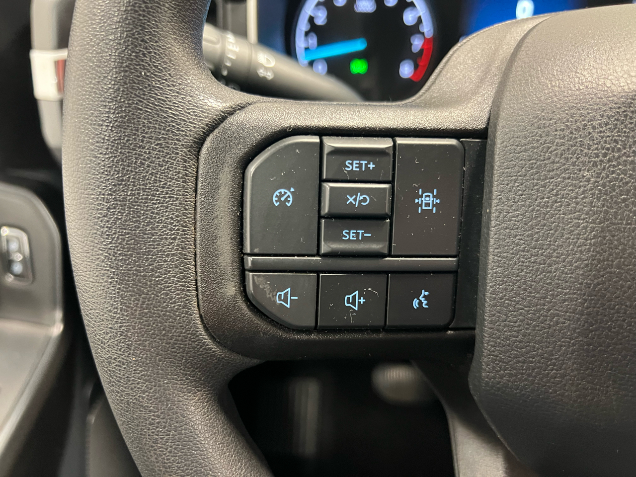 Ford F-150 STX 4WD SuperCrew 5.5' Box 2023