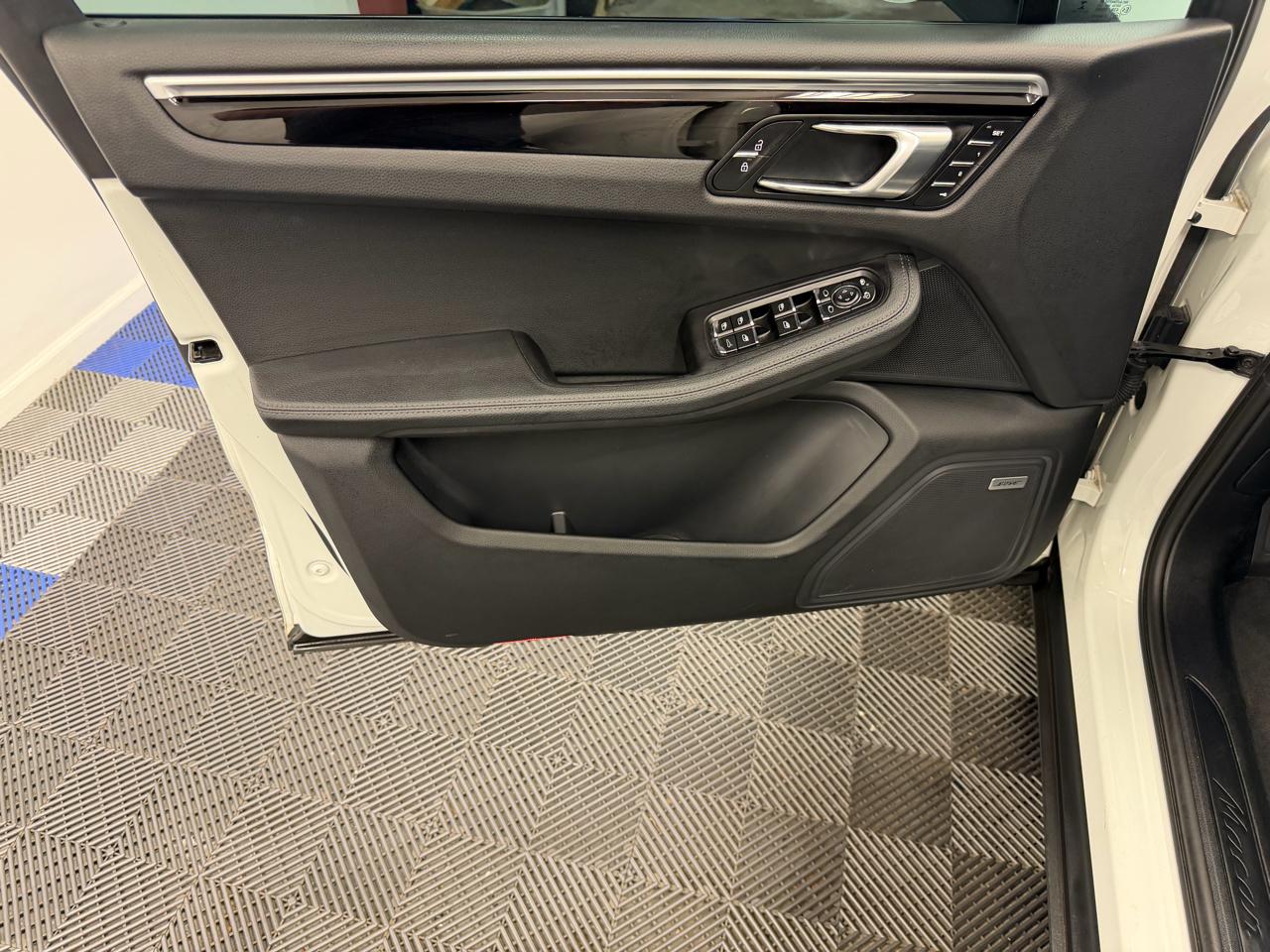 Porsche Macan AWD 2021